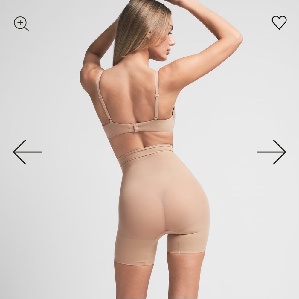 NWOT. SKIMS Sheer Seamless High Waisted Mid Thigh Short - Picture 3 of 7